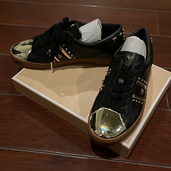 Z).  Michael Kors Frankie Stripe Leather Sneaker Black Palegold size 6M 36 - Picture 2 of 8